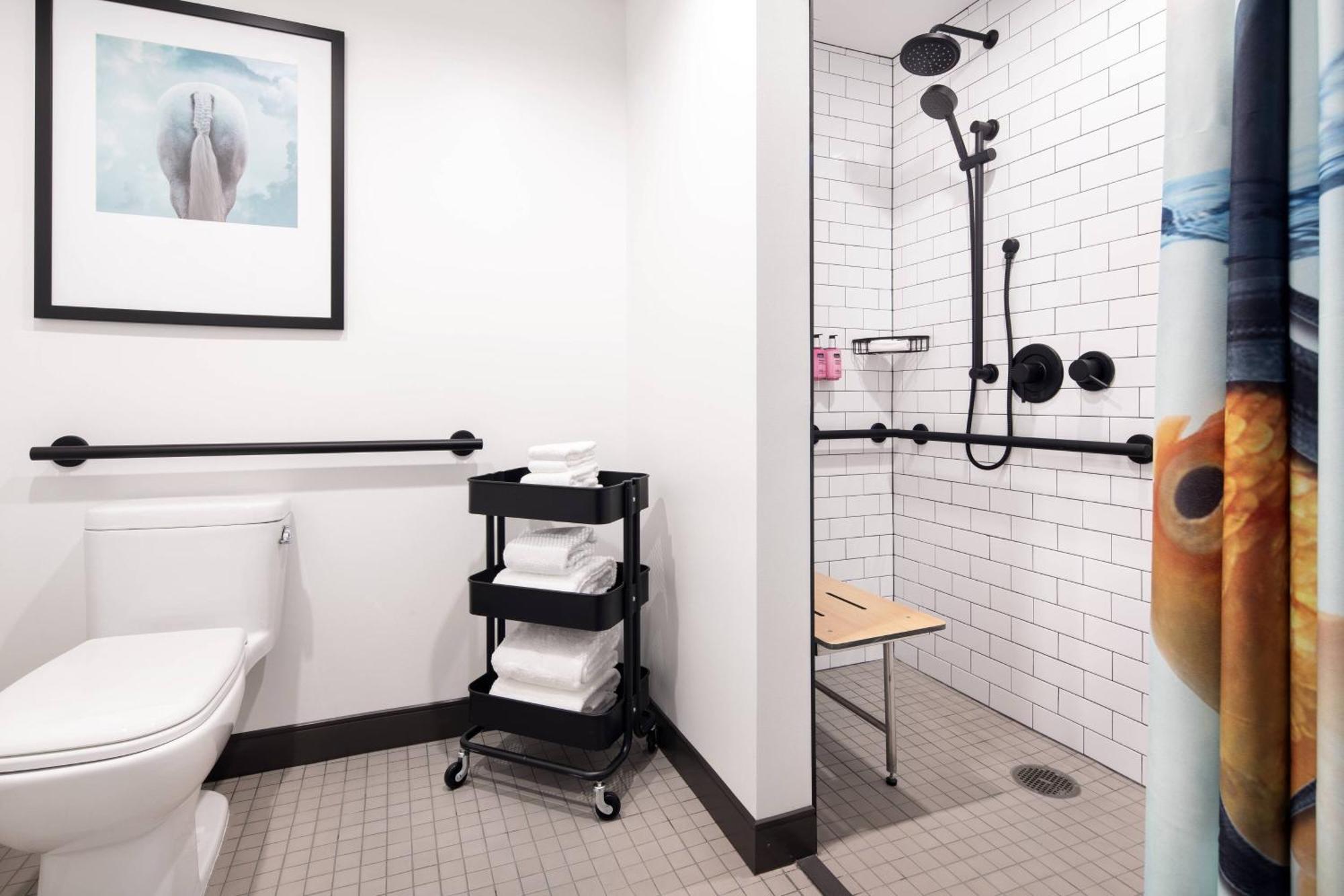 Moxy Downtown Hotel Louisville